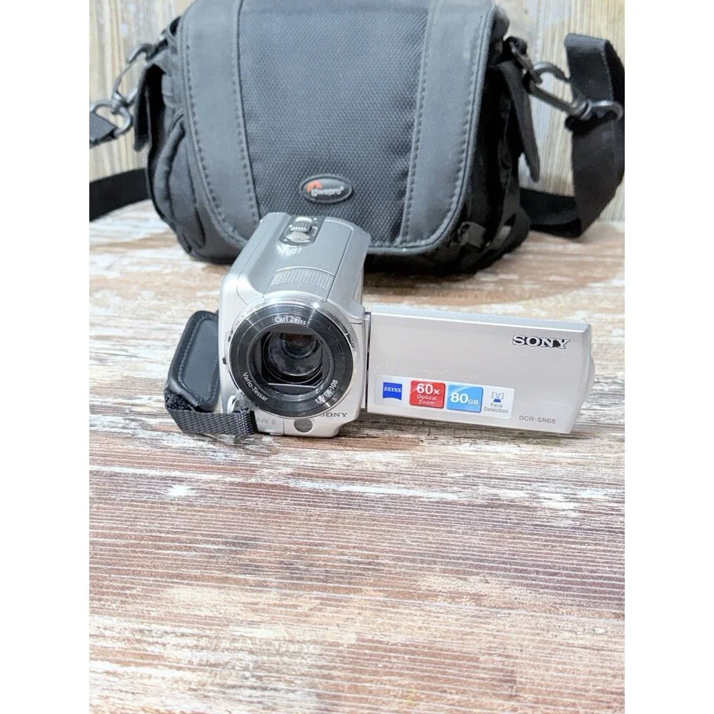 Sony Handycam DCR-SR68 Silver Video Digital Camcorder 60x Zoom 2 Battery Tested